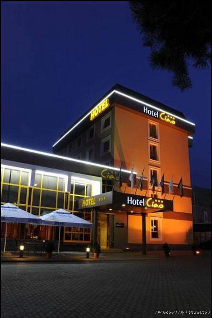 Hotel Ciao Targu Mures Exterior foto