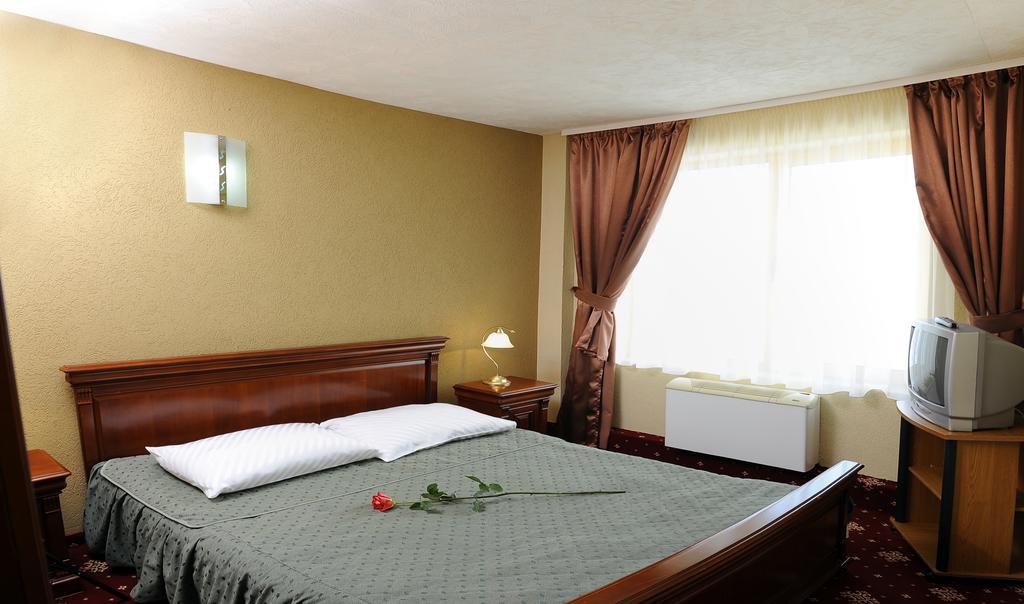 Hotel Ciao Targu Mures Exterior foto