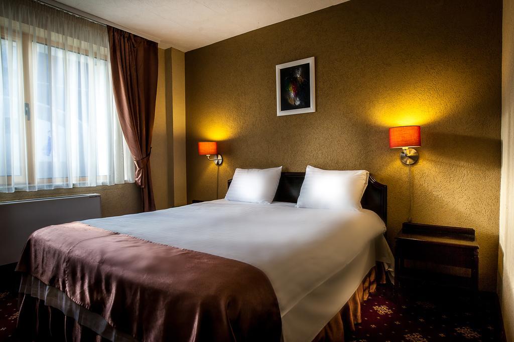 Hotel Ciao Targu Mures Exterior foto
