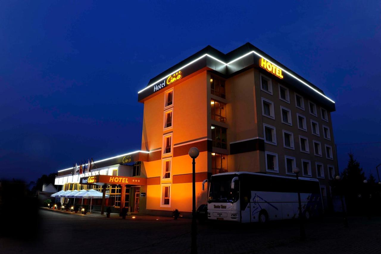 Hotel Ciao Targu Mures Exterior foto